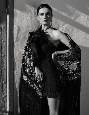 Andreea Diaconu - by Miguel Reveriego for Vogue Spain