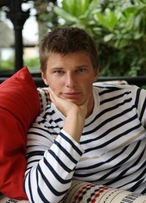 photo 10 in Arshavin gallery [id488678] 2012-04-01 00:00:00