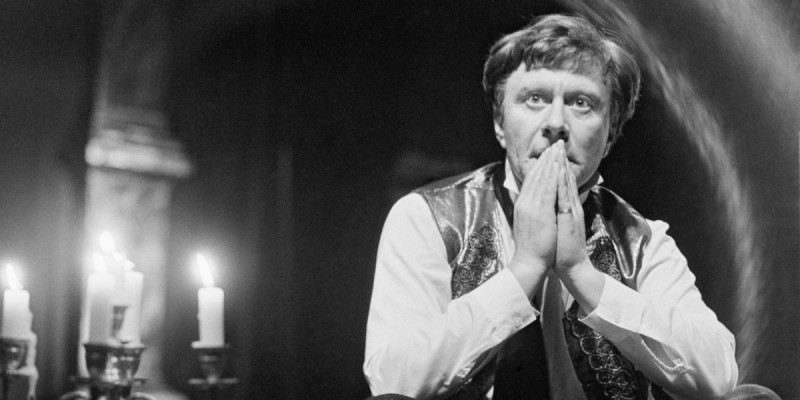 Андрей Миронов