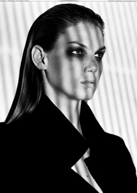 photo 4 in Angela Lindvall gallery [id122201] 2008-12-17 00:00:00