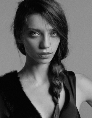 Angela Sarafyan pic #935096