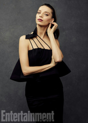 Angela Sarafyan pic #960095