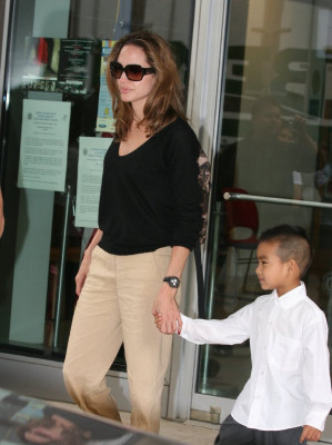 Angelina Jolie pic #450025