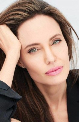 Angelina Jolie pic #997916
