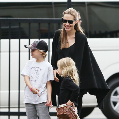 Angelina Jolie pic #674107