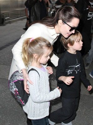 Angelina Jolie pic #792129