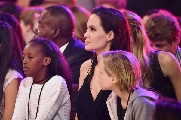 Angelina Jolie pic #799910
