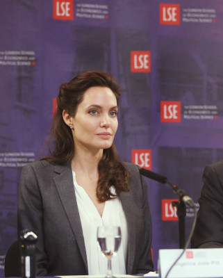 Angelina Jolie pic #791935