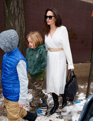 Angelina Jolie pic #1035195