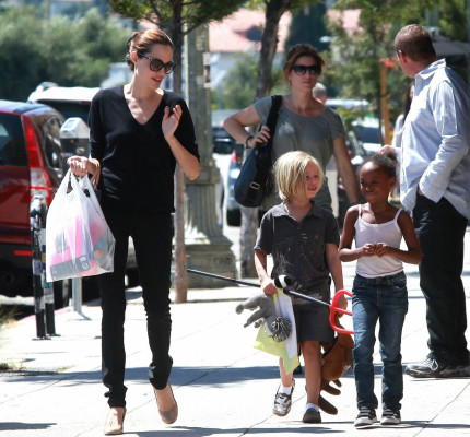 Angelina Jolie pic #410251