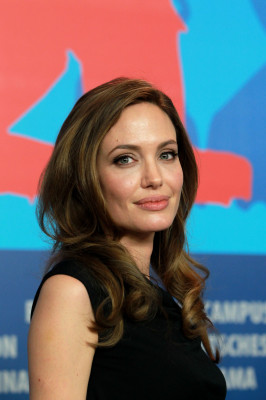 photo 7 in Angelina Jolie gallery [id464906] 2012-02-16 00:00:00