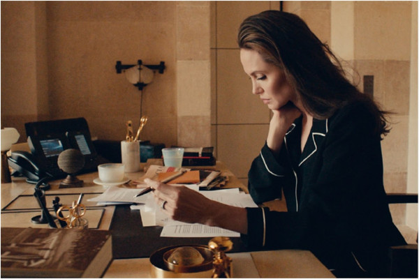 Angelina Jolie pic #948084