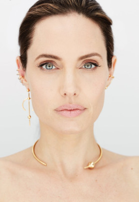 Angelina Jolie pic #1004750