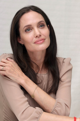Angelina Jolie pic #858306