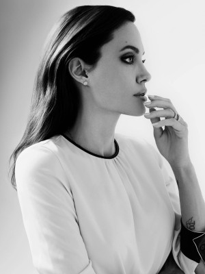 Angelina Jolie pic #782771