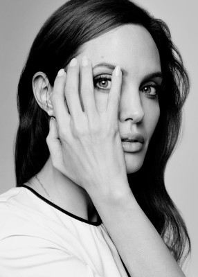 Angelina Jolie pic #782768