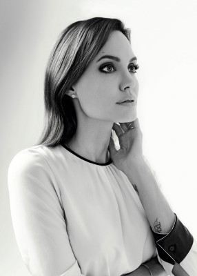 Angelina Jolie pic #782770