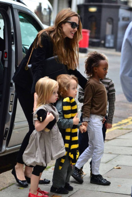 photo 18 in Angelina Jolie gallery [id439082] 2011-11-22 00:00:00