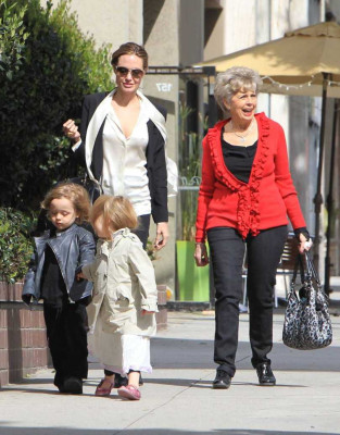 photo 14 in Angelina Jolie gallery [id473339] 2012-03-02 00:00:00