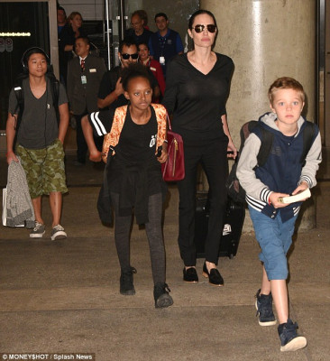 Angelina Jolie pic #842746