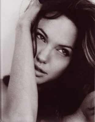 Angelina Jolie pic #83375