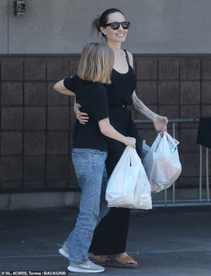 Angelina Jolie pic #1194986