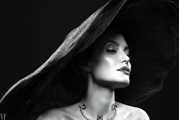 Angelina Jolie pic #985756