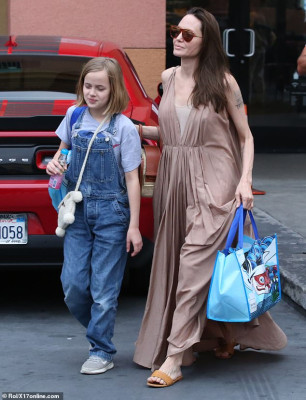 Angelina Jolie pic #1181732
