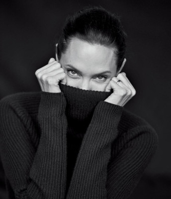 Angelina Jolie pic #843070