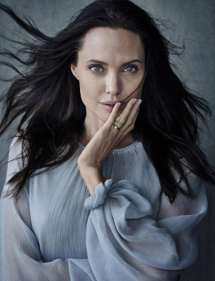 Angelina Jolie pic #843074