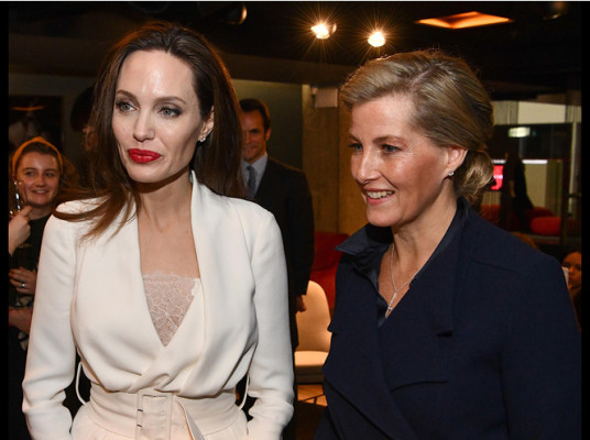 Angelina Jolie pic #1150577