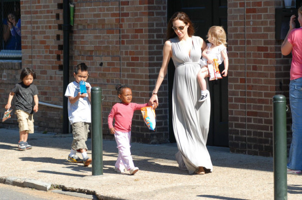 Angelina Jolie pic #88306