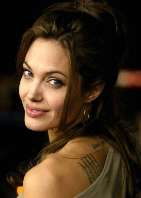 Angelina Jolie pic #130592