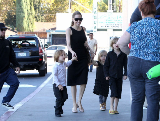 photo 11 in Angelina Jolie gallery [id576977] 2012-11-05 00:00:00