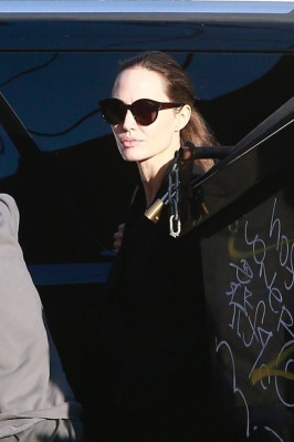 Angelina Jolie pic #1099673