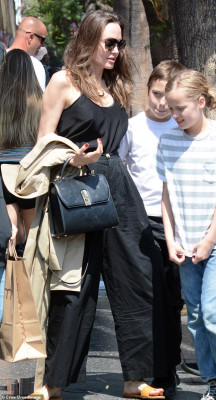 Angelina Jolie pic #1194982