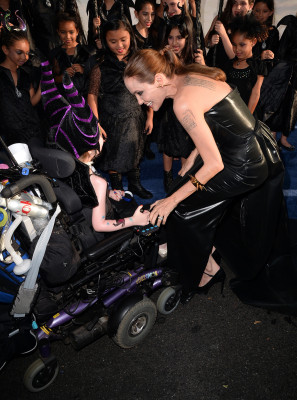 Angelina Jolie pic #736129