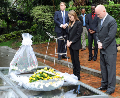 photo 6 in Angelina Jolie gallery [id622160] 2013-04-03 00:00:00