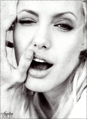 Angelina Jolie pic #220773