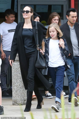 Angelina Jolie pic #1181731