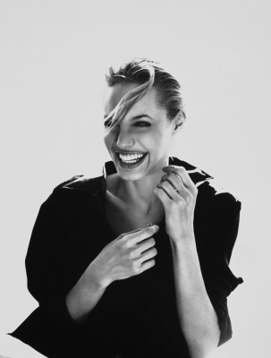 Angelina Jolie pic #147951