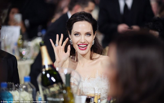 Angelina Jolie pic #1030301