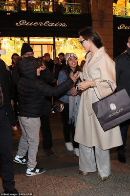 Angelina Jolie pic #1036349