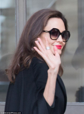 Angelina Jolie pic #1036407