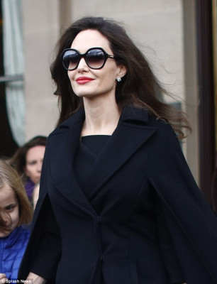 Angelina Jolie pic #1036408