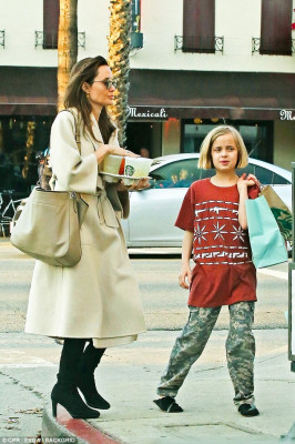 Angelina Jolie pic #1053668