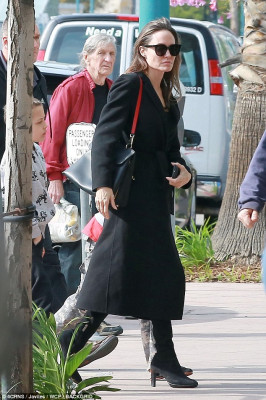 Angelina Jolie pic #1055225