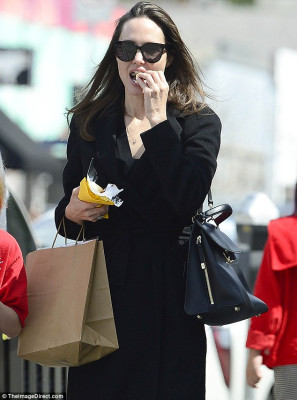 Angelina Jolie pic #1055521