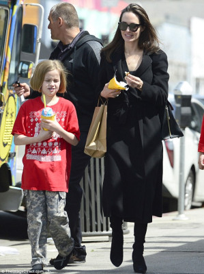 Angelina Jolie pic #1055522
