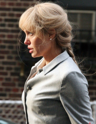 Angelina Jolie pic #141255